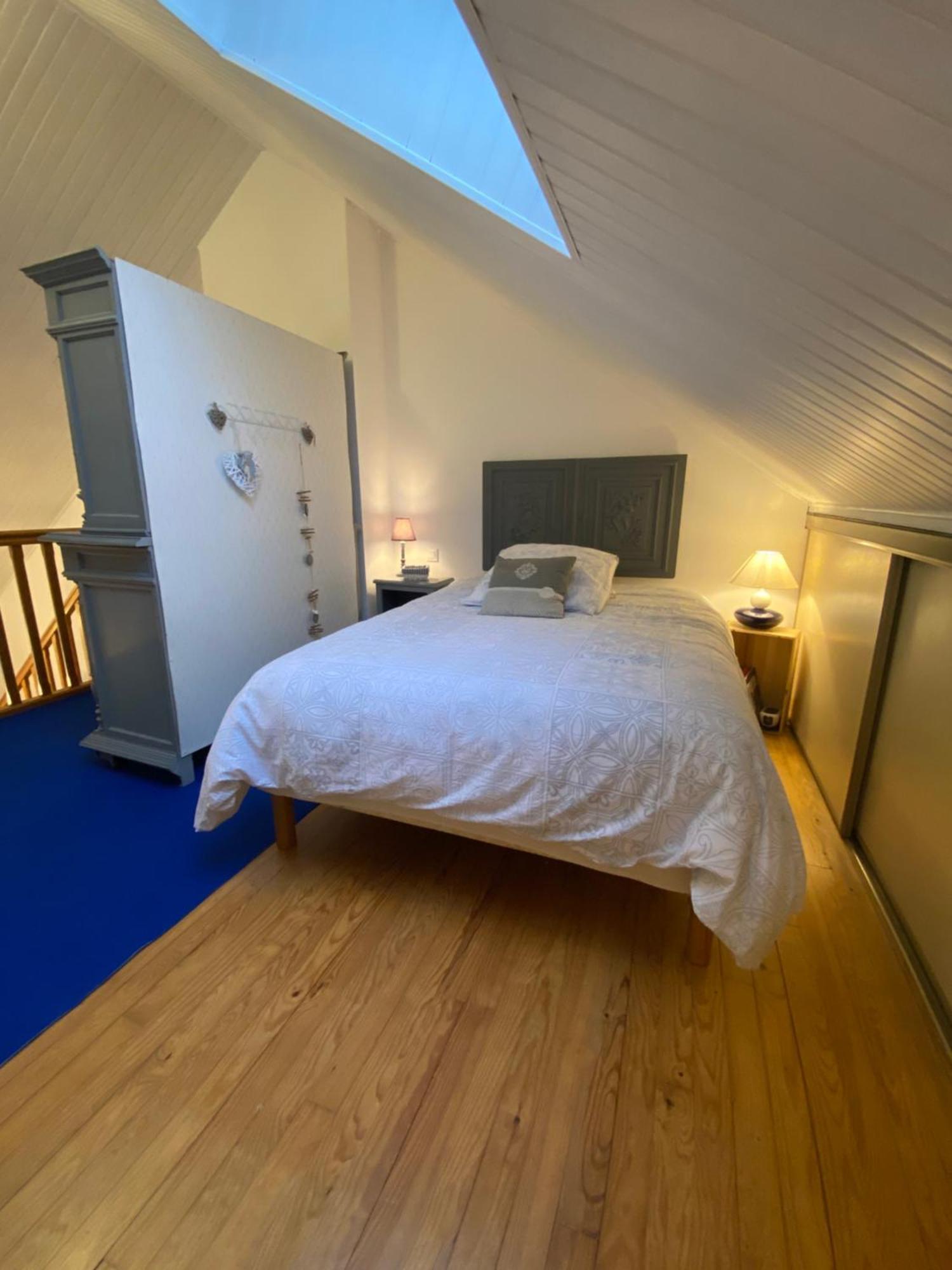 La Maison Des Vacances Chez Genevieve & Norbert 6 A 8 Personnes 莱萨布勒-多洛讷 外观 照片