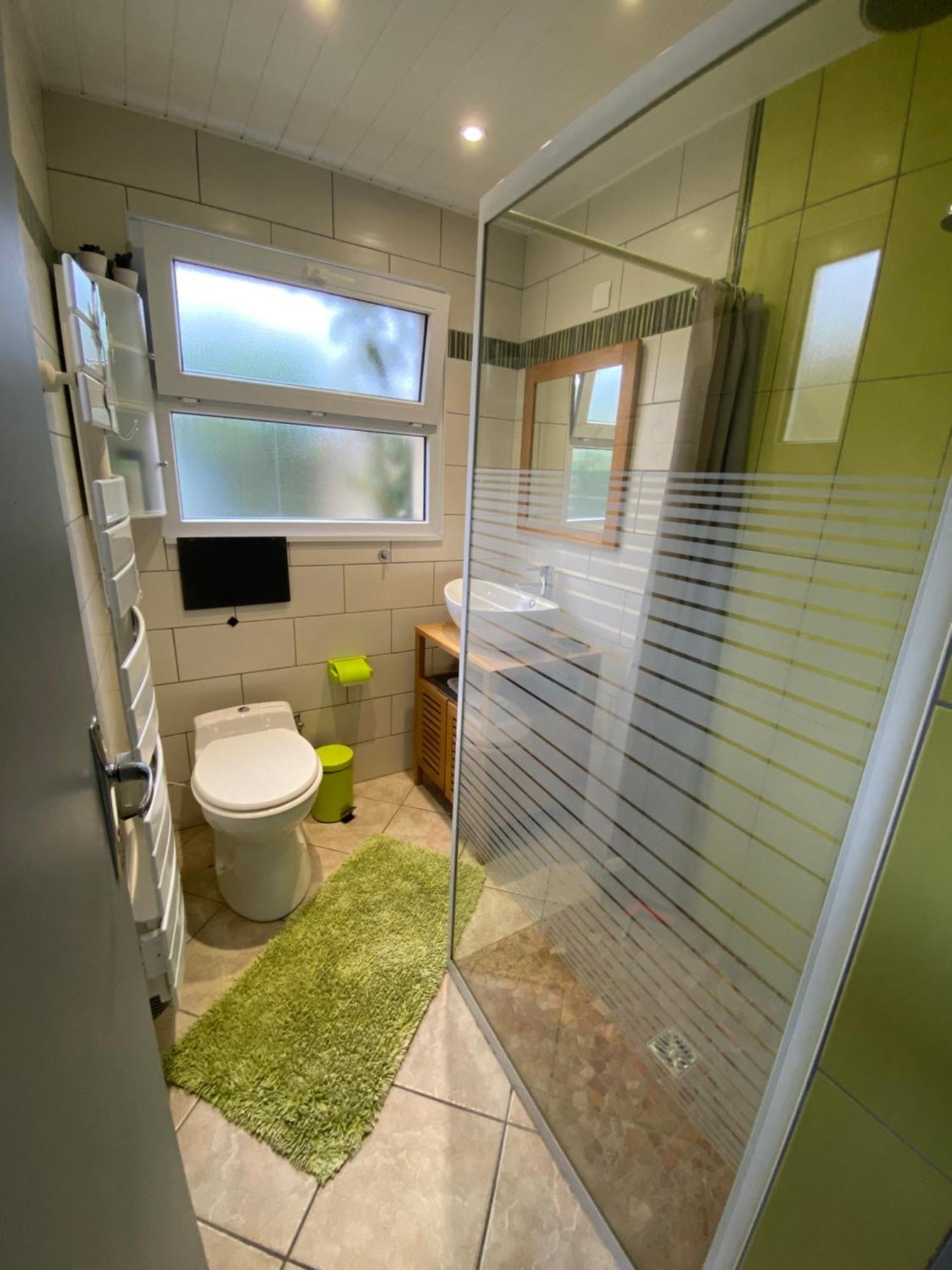 La Maison Des Vacances Chez Genevieve & Norbert 6 A 8 Personnes 莱萨布勒-多洛讷 外观 照片