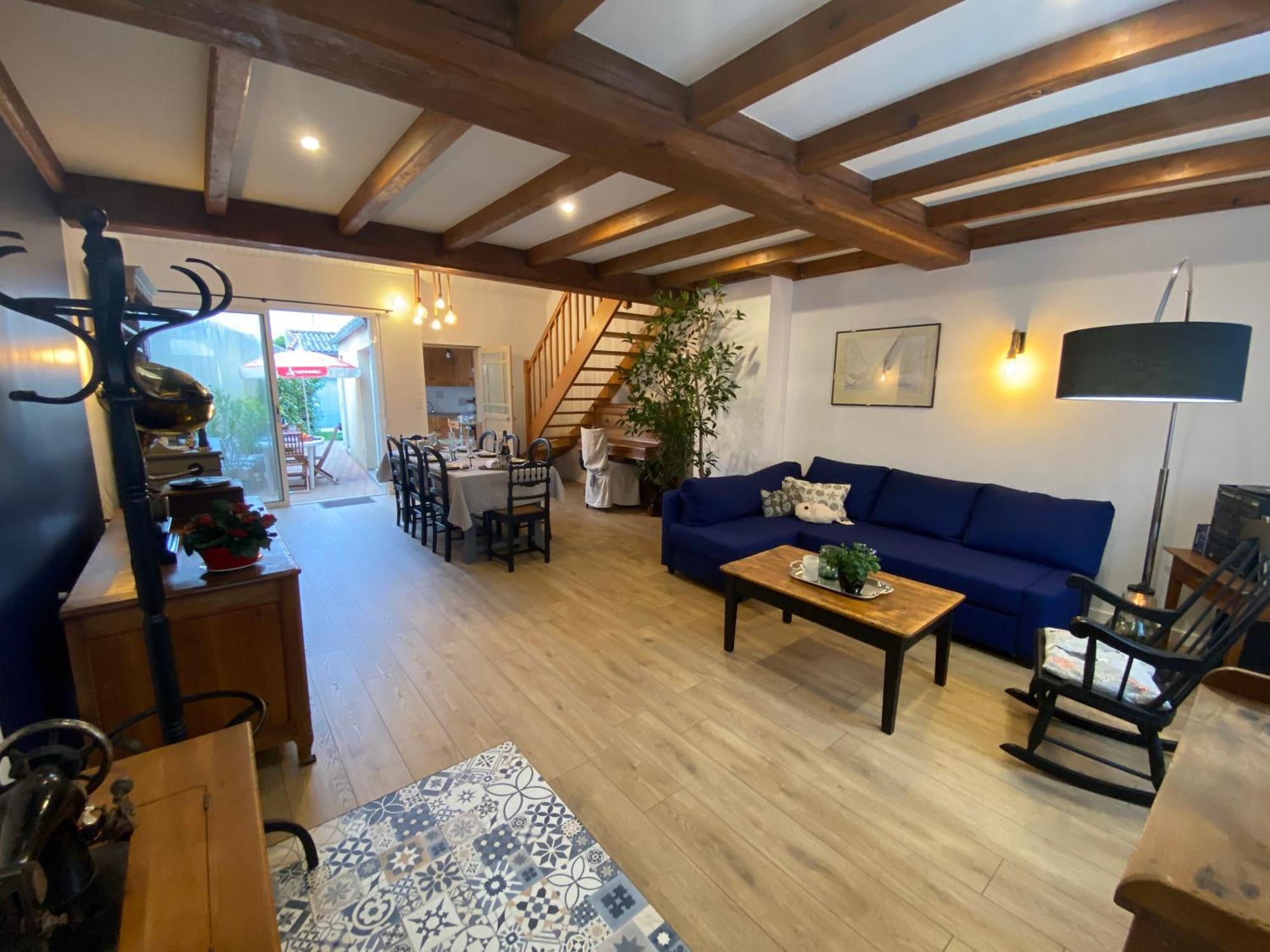 La Maison Des Vacances Chez Genevieve & Norbert 6 A 8 Personnes 莱萨布勒-多洛讷 外观 照片